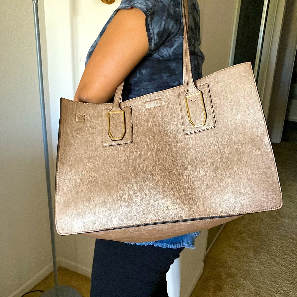 Calvin Klein Rose Gold purse